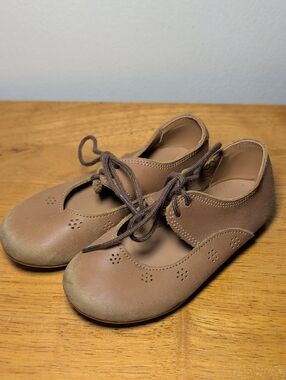 Adelisa & Co. Sol Leather Mary Jane Shoes Tan Perforated Toddler Girl Size 7